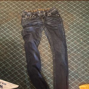 Women’s rock revival next to new jeans